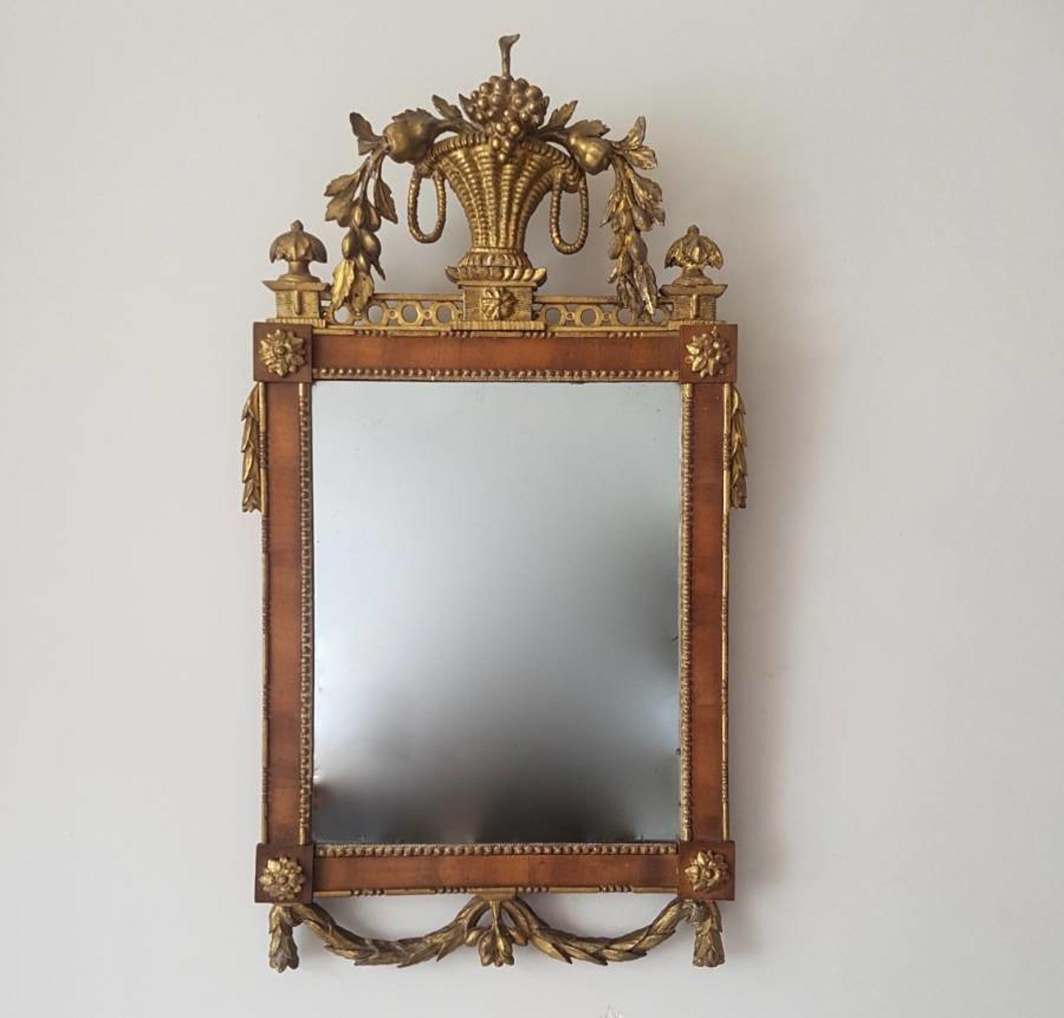 Neo classical mirror