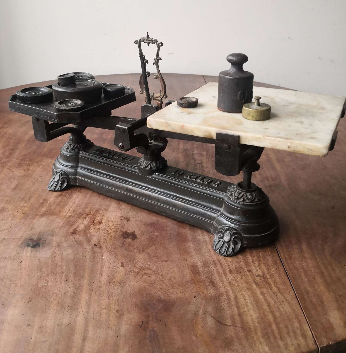 A set of 19th century kitchen scales