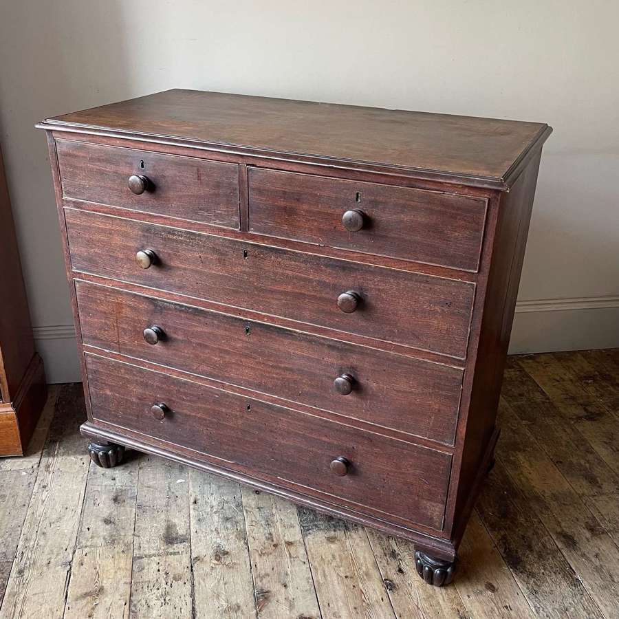 19th century chest of drawers in the manner of Gillows