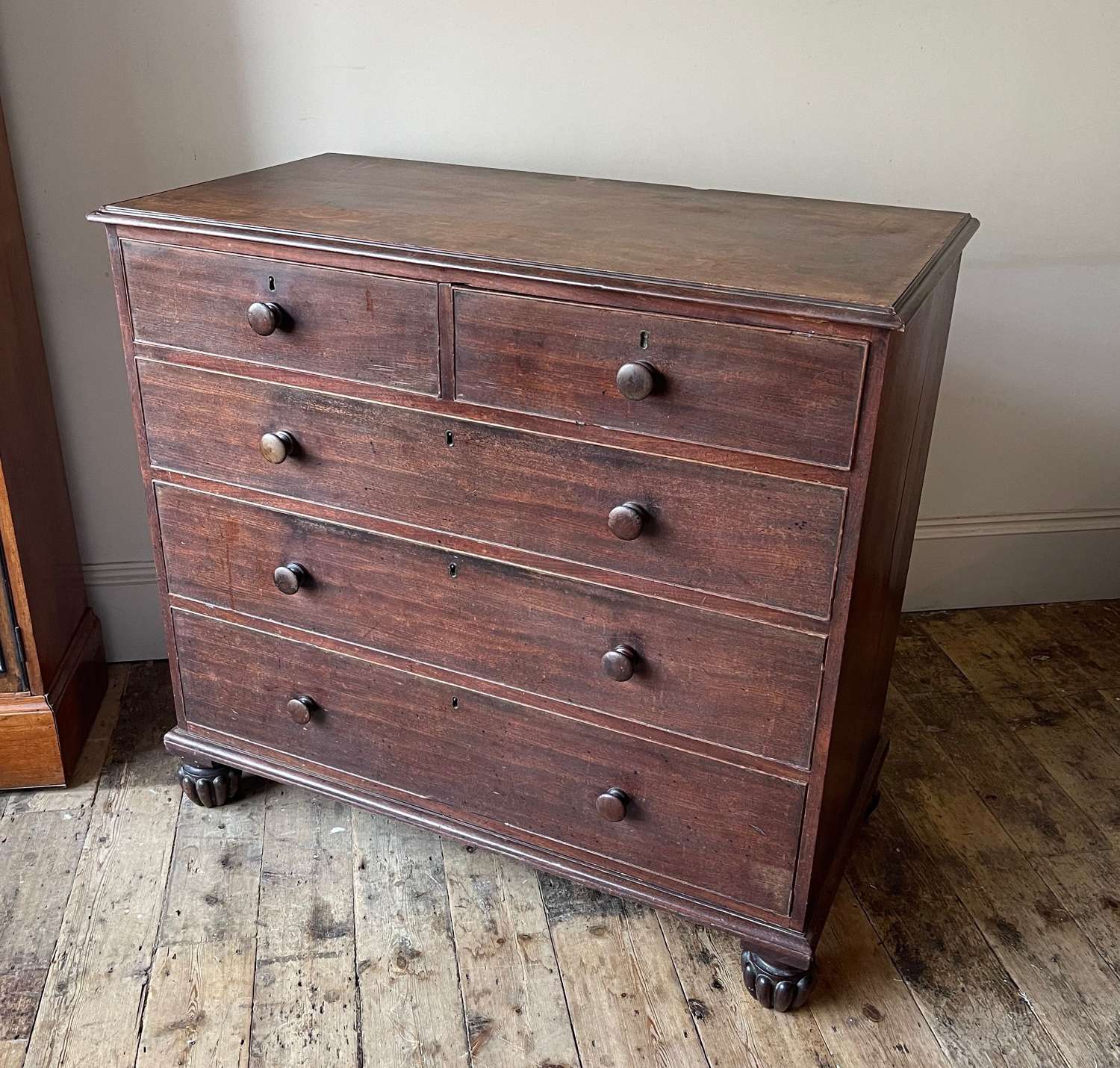 19th century chest of drawers in the manner of Gillows