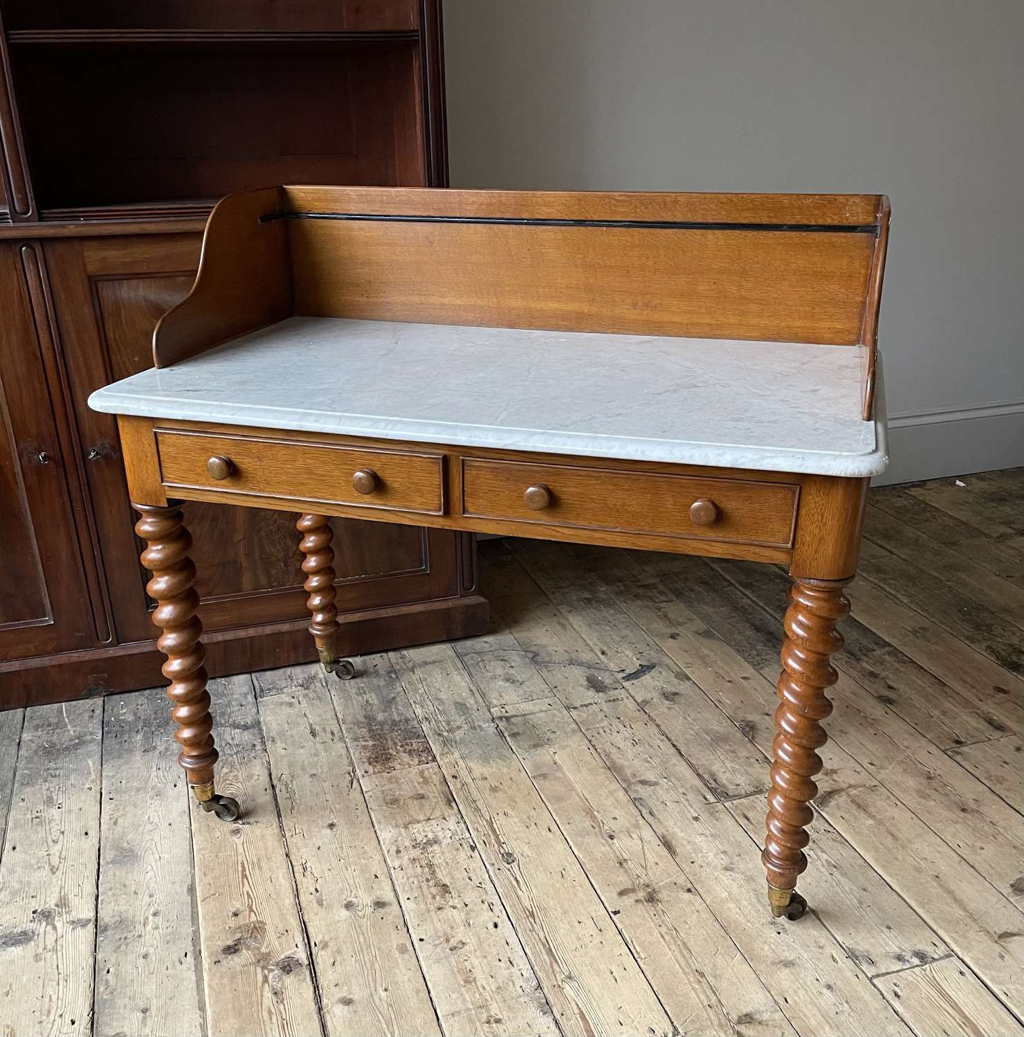 19th century wash stand attributed to Hindley & Sons.