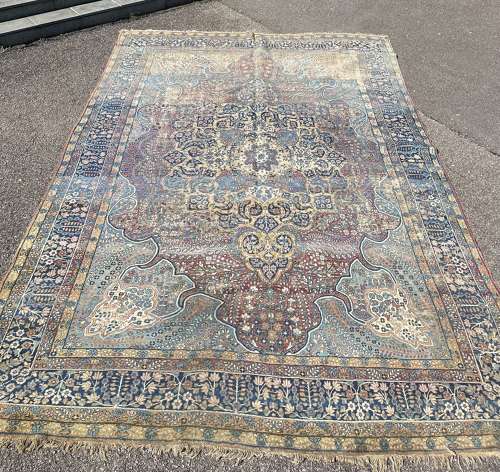 A large scale Qum carpet