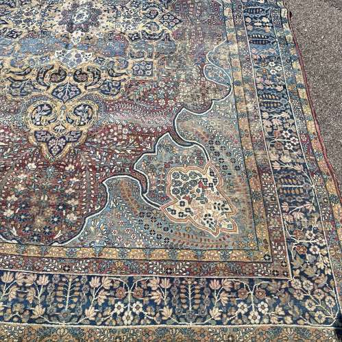 A large scale Qum carpet