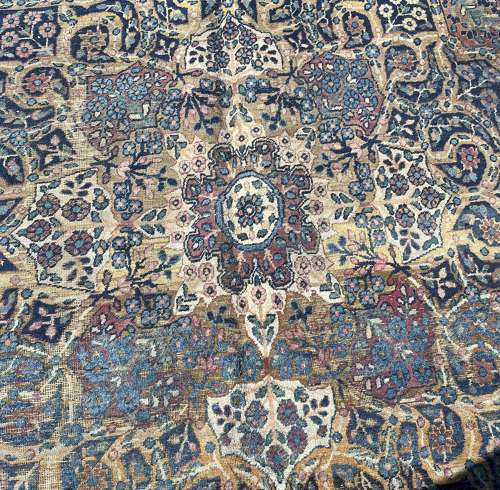A large scale Qum carpet