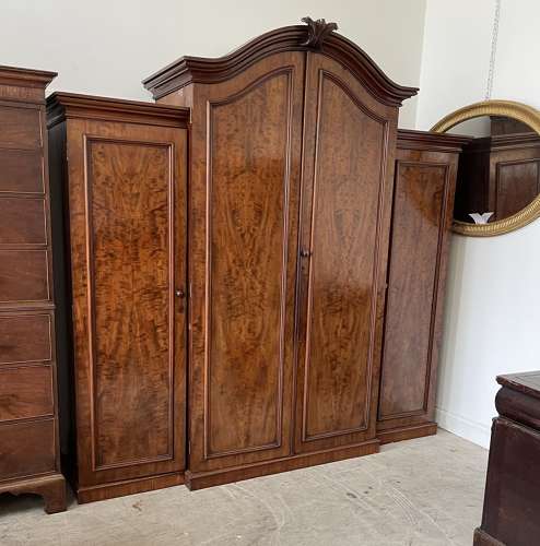 A fine 19th century wardrobe
