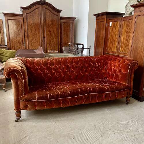 19th century red velvet Chesterfield sofa
