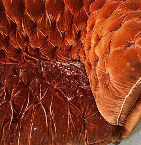 19th century red velvet Chesterfield sofa