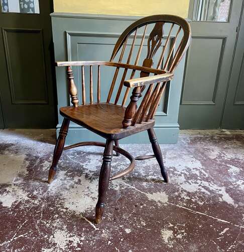 A 19th century low back Windsor chair